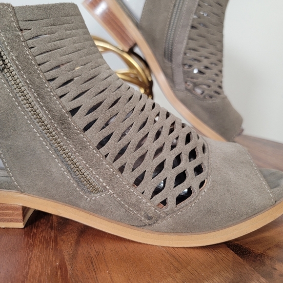 Diba Olive Green Suede Open Weave Peep-Toe Ankle Boots Sandals Size 8 Booties - Picture 3 of 16